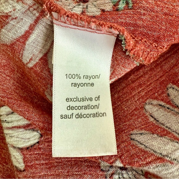 Maurices women’s Large Coral Floral Blouse with Crochet Sleeves and Tie Back - Picture 6 of 9